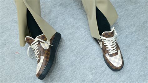 sneakers louis vuitton nikkie plessen|Meer.